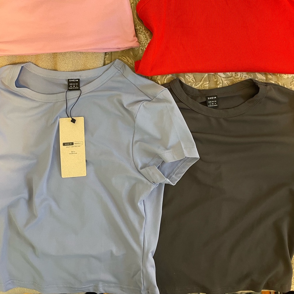 Crop Top Bundle (4) - Picture 3 of 4